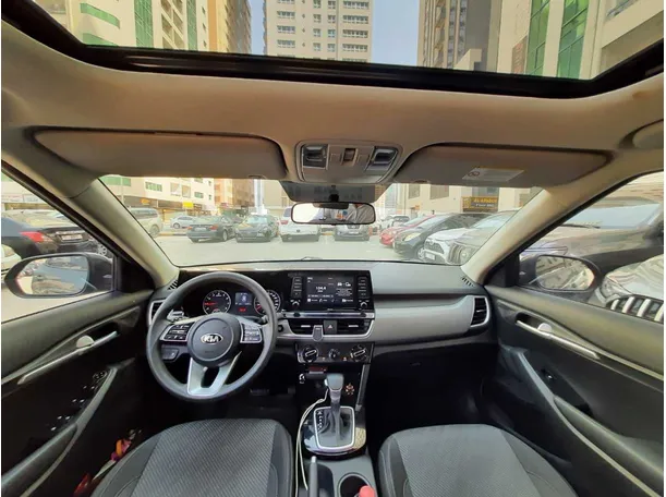 Car image 14