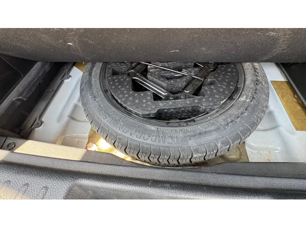 Car image 25