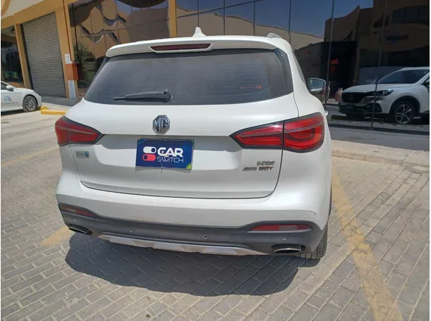 Car image 6