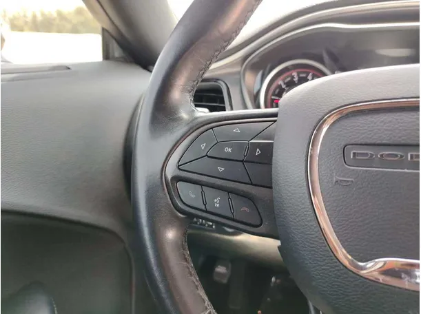 Car image 38