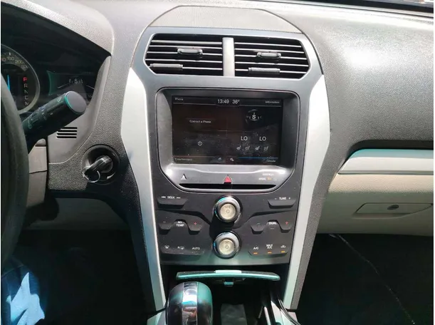 Car image 23