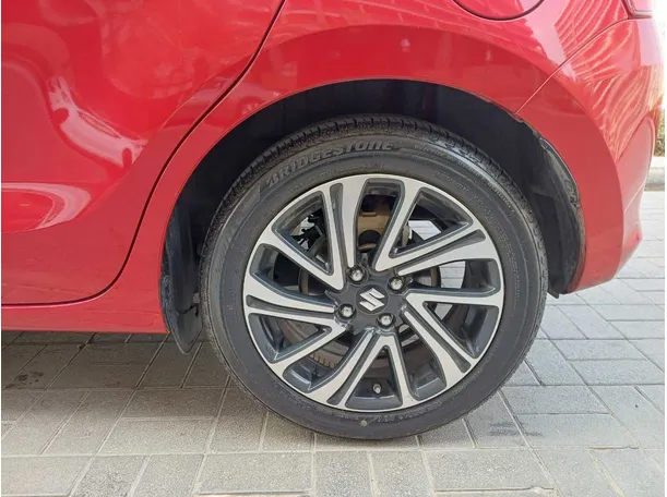 Car image 9