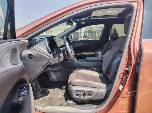 Car image 13