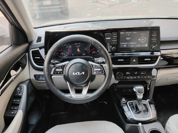 Car image 24