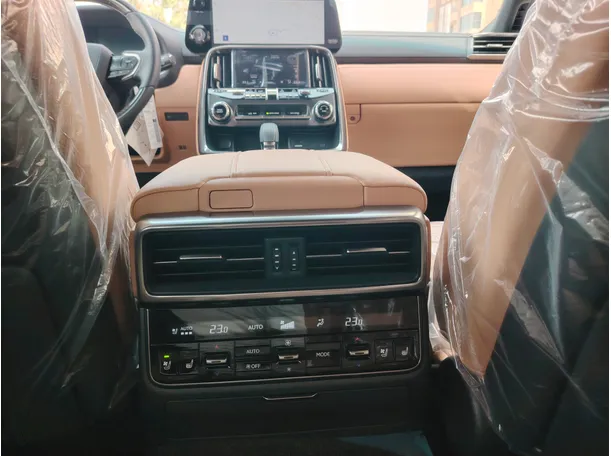Car image 28
