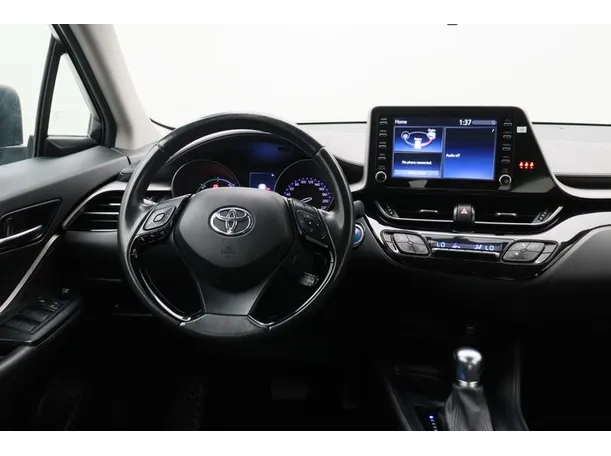 Car image 15