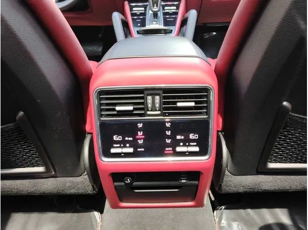 Car image 33