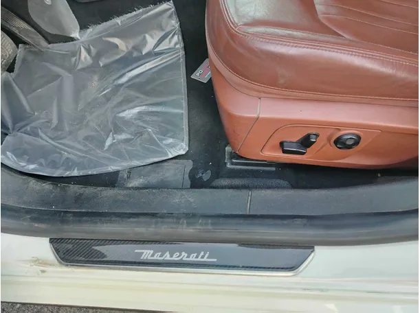 Car image 33