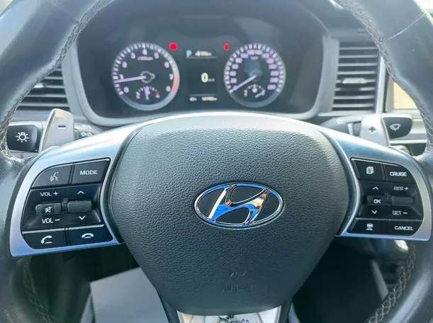 Car image 28