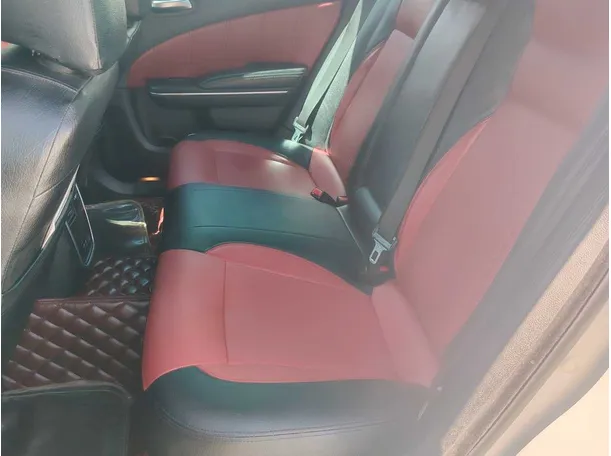 Car image 17