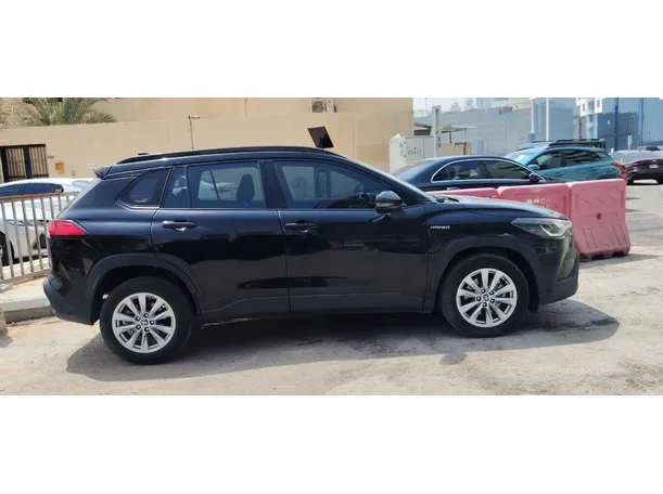 Car image 4