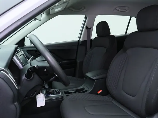 Car image 8