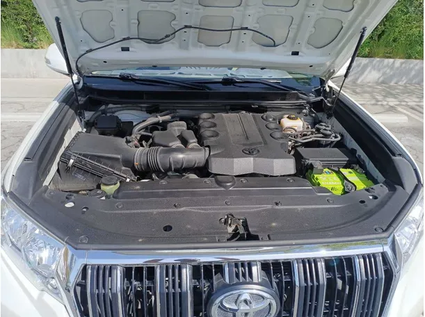 Car image 24