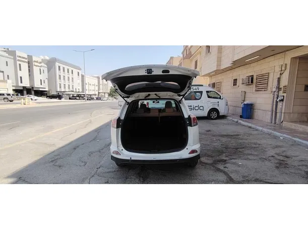 Car image 20
