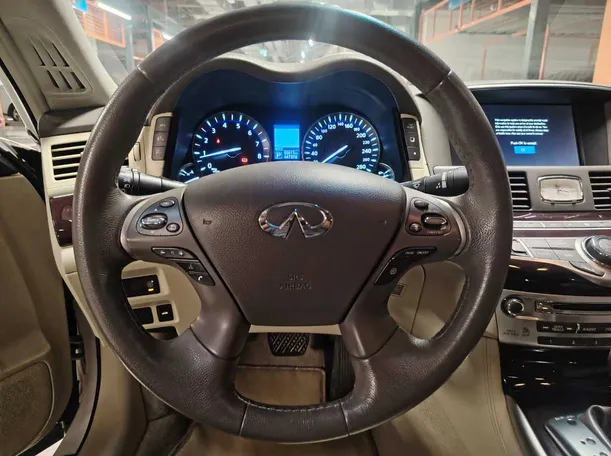 Car image 24