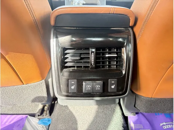 Car image 28