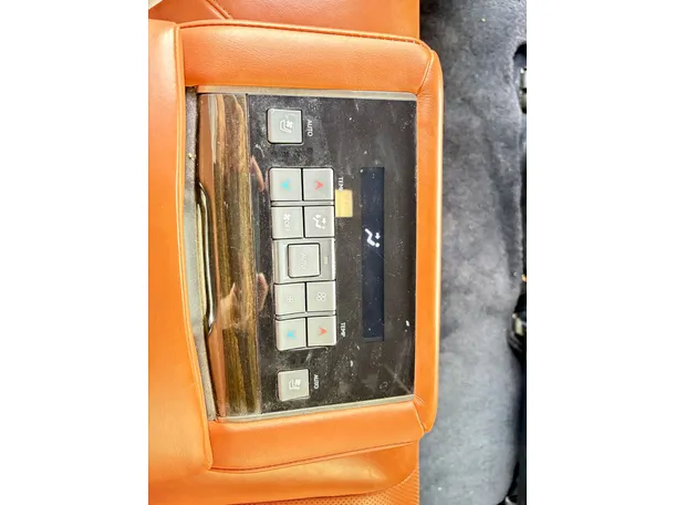 Car image 30