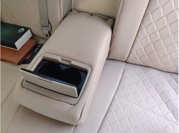 Car image 29