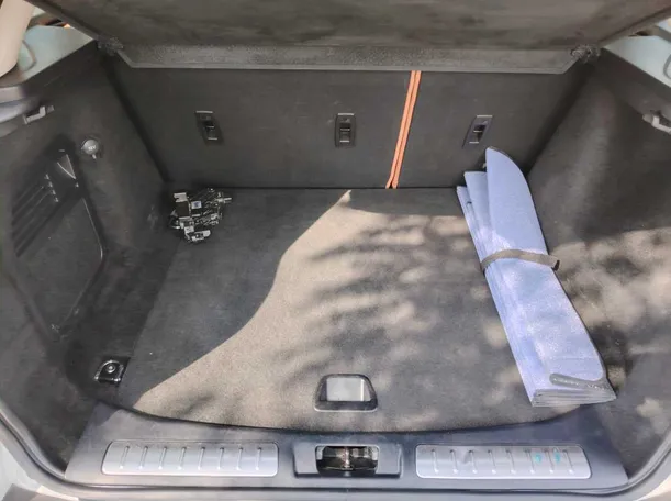 Car image 37
