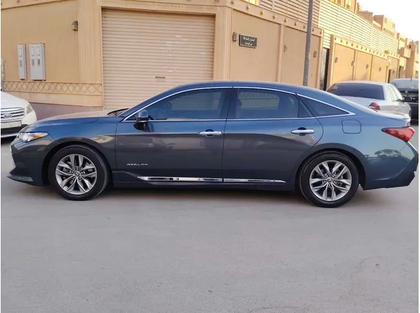 Car image 8
