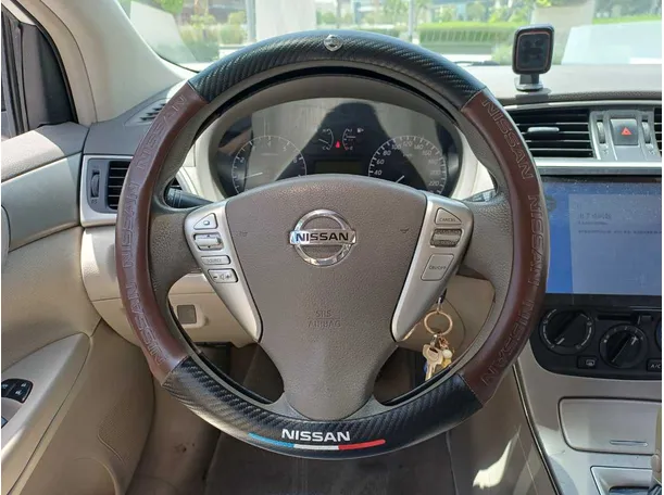 Car image 18