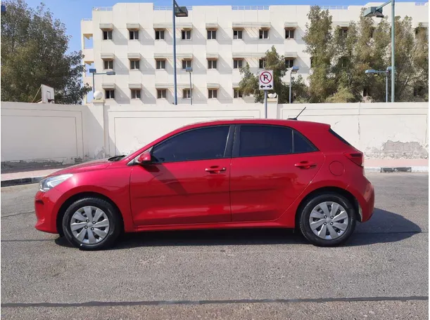 Car image 4