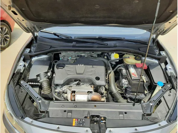 Car image 19