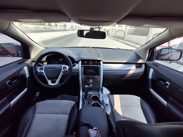 Car image 17