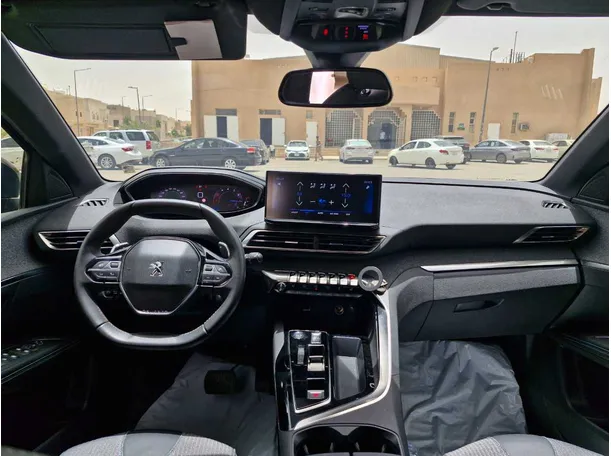 Car image 17