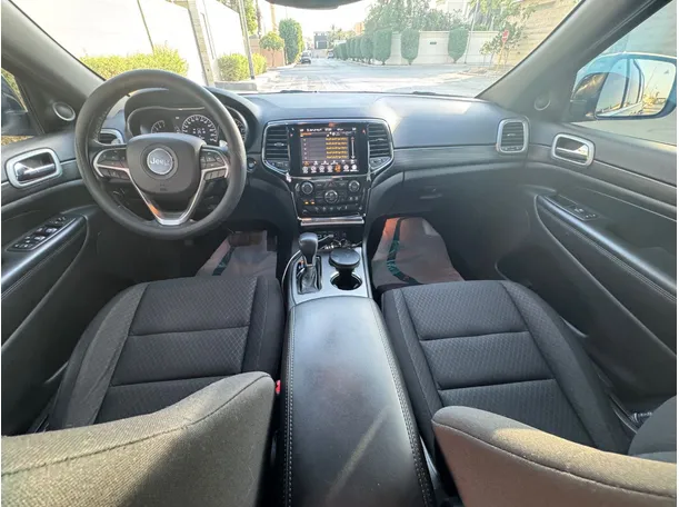 Car image 15