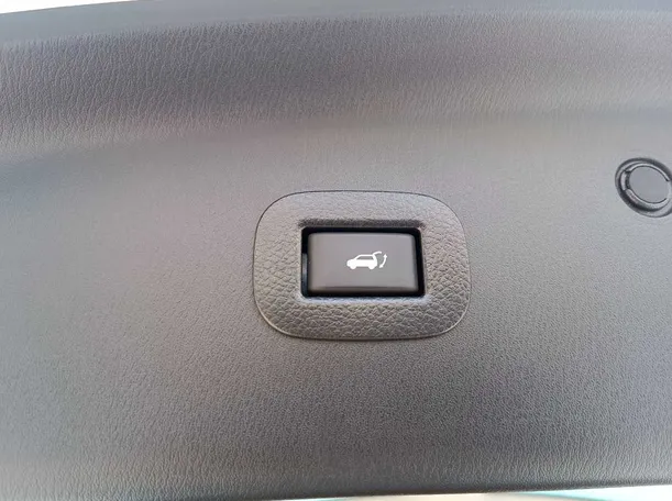 Car image 37