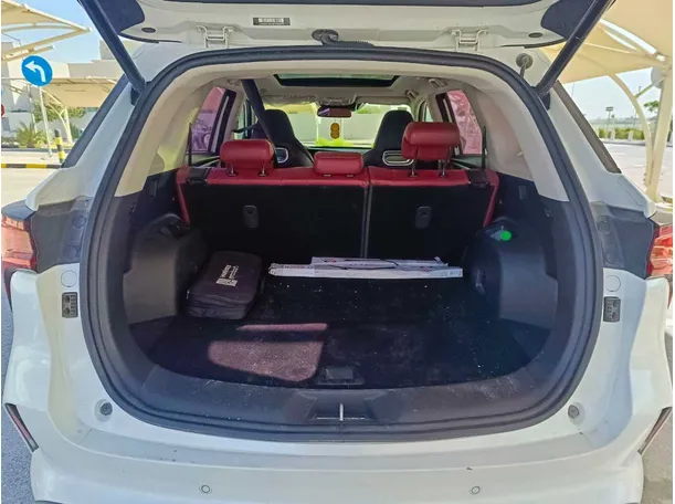 Car image 27