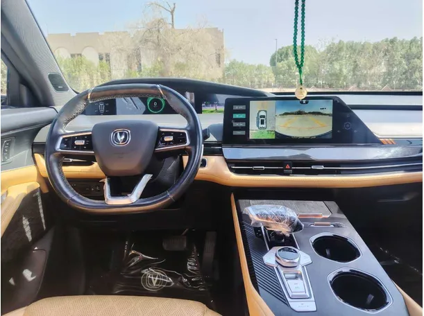 Car image 19