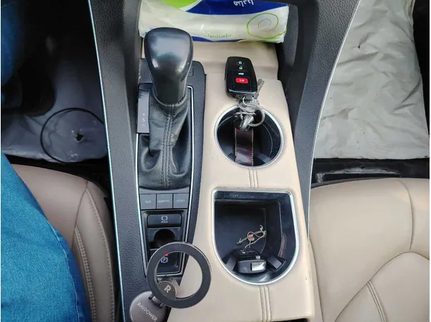 Car image 23