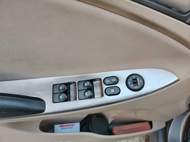 Car image 31