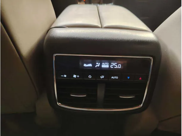Car image 37