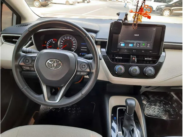 Car image 18