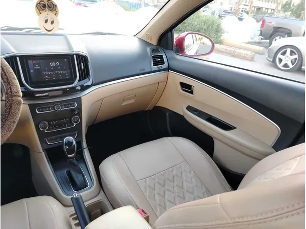 Car image 37