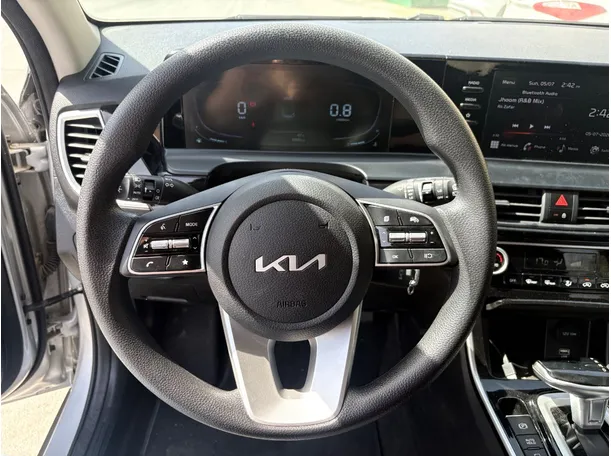 Car image 22