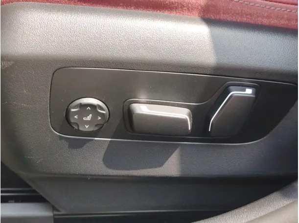 Car image 29