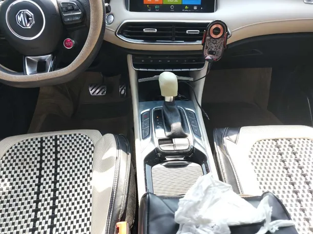 Car image 23