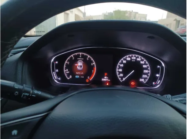 Car image 16