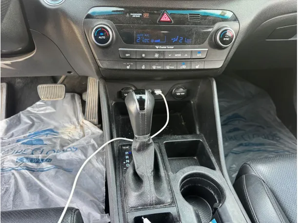 Car image 15