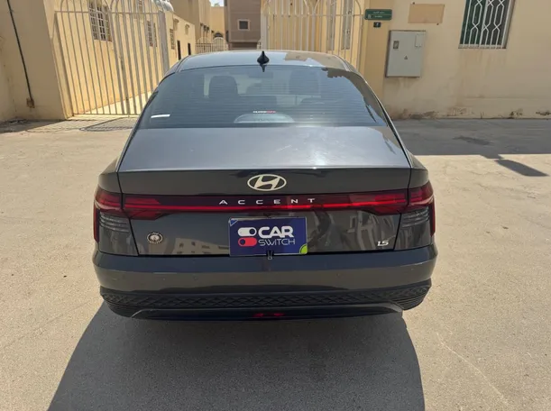 Car image 6