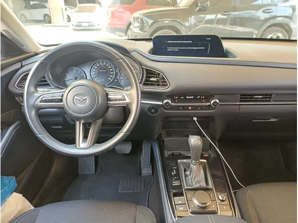 Car image 17