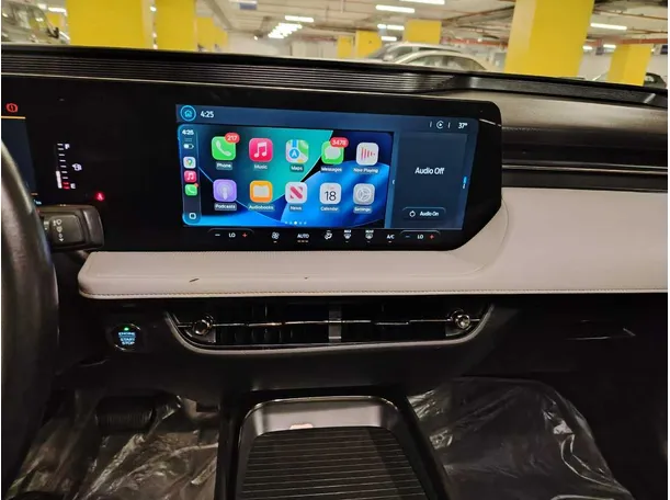 Car image 27