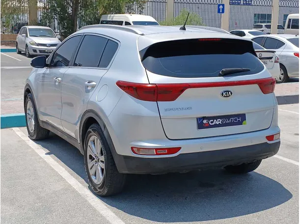 Car image 7