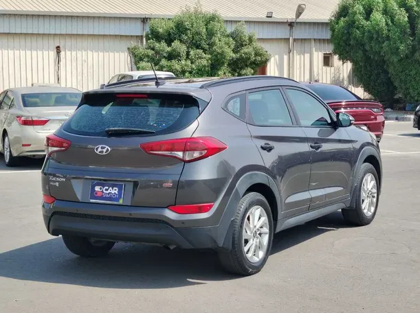 Car image 5