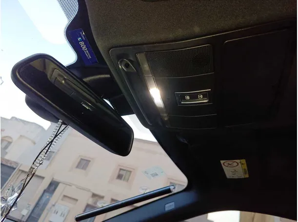 Car image 29