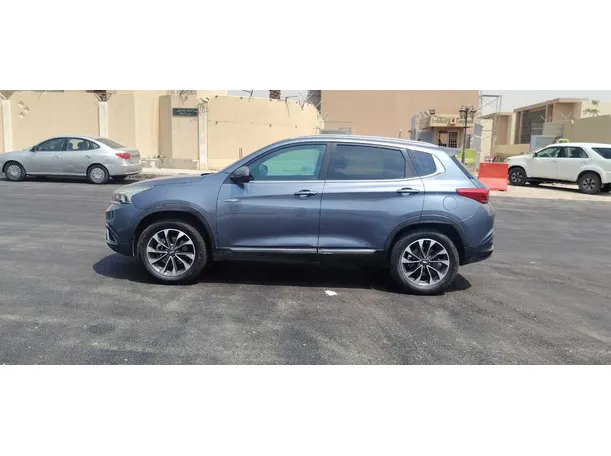 Car image 8